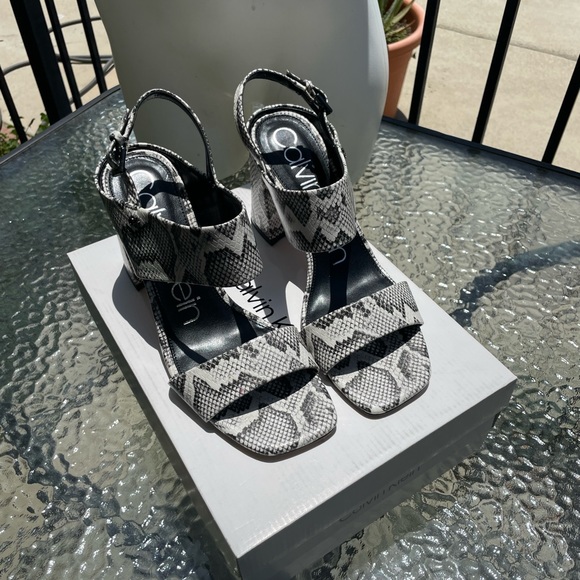 Calvin Klein Shoes - Picture 3 of 16